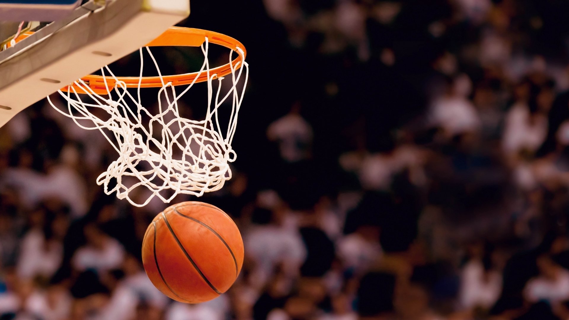 开云注册网址-赛季最佳盖帽：那些令人惊叹的防守瞬间，单赛季盖帽最多的后卫